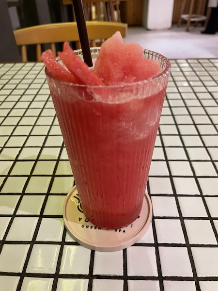 涼しげなすいかジュースの画像